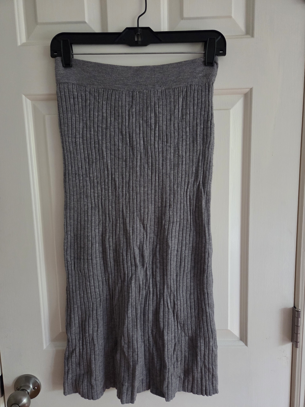 Women's Ribbed Knit Midi Skirt - Gray